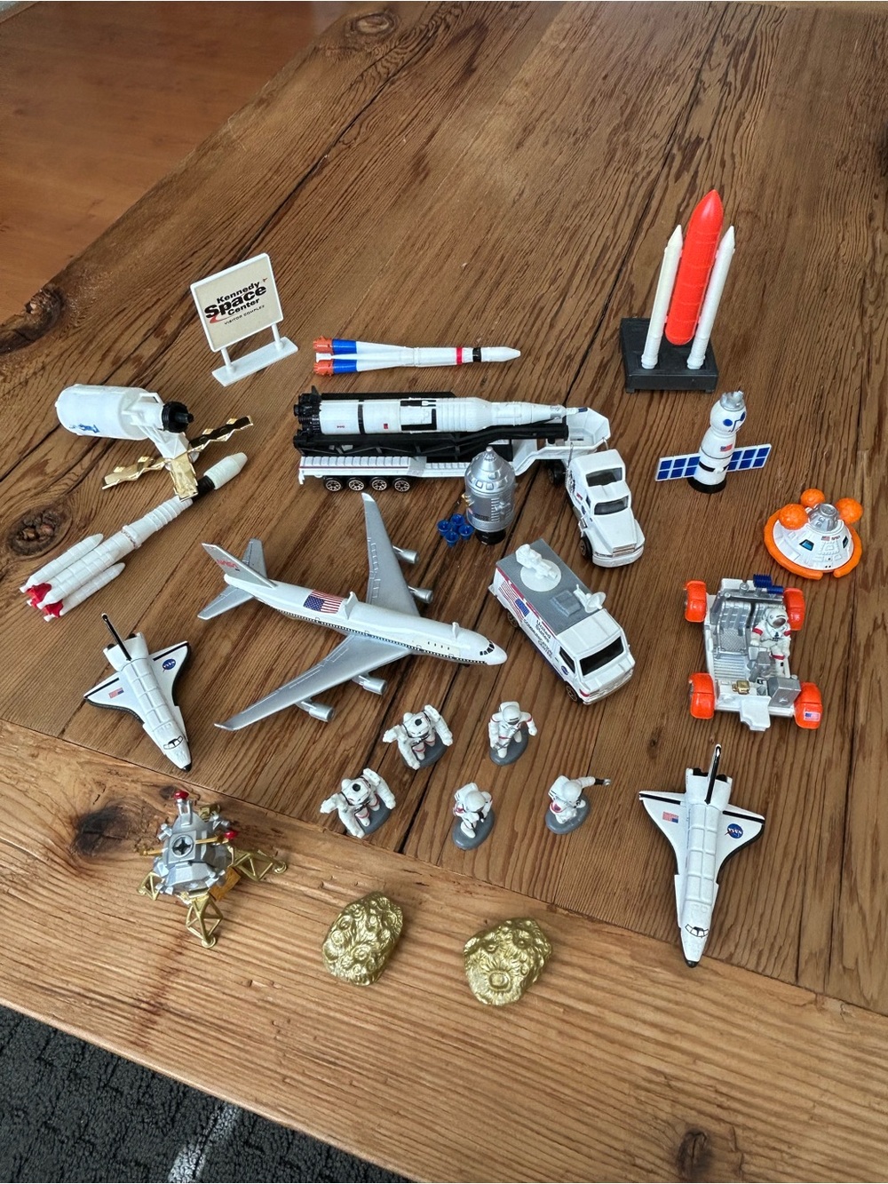 NASA Kennedy Space Center Space Shuttle Rocket Astronaut Toy Lot 24 Pieces